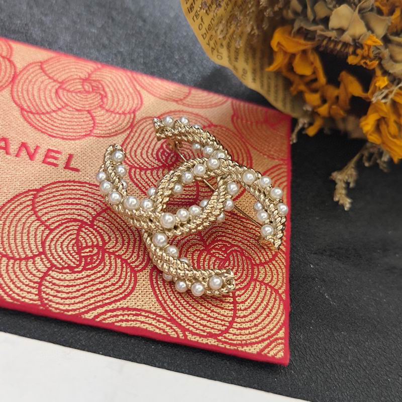 Chanel Brooch 04yxs107